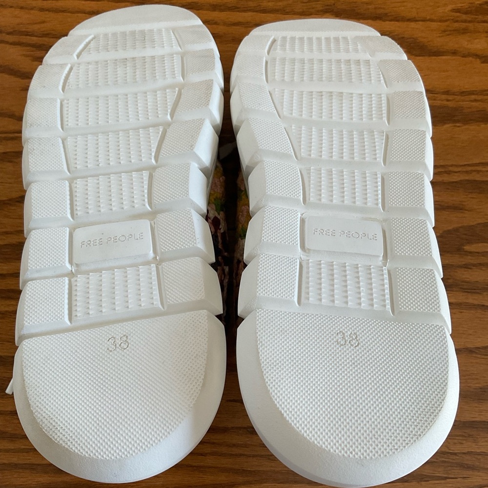 NWOT Free People Catch Me If You Can Crocheted Platform Sneakers, Sz 38 … - Picture 10 of 11